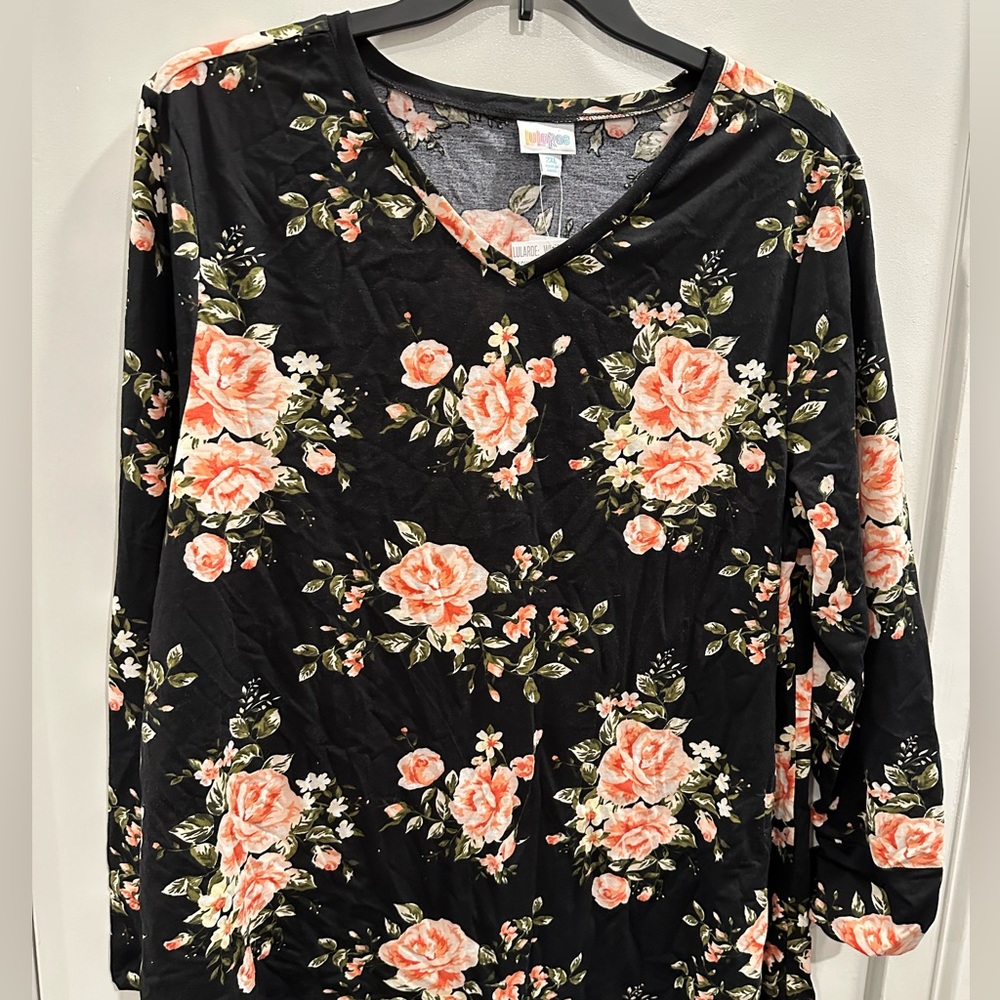 Lularoe 2x Elizabeth. Black floral print.